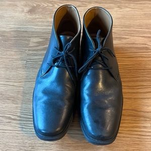 Men’s 10.5 black dress boots